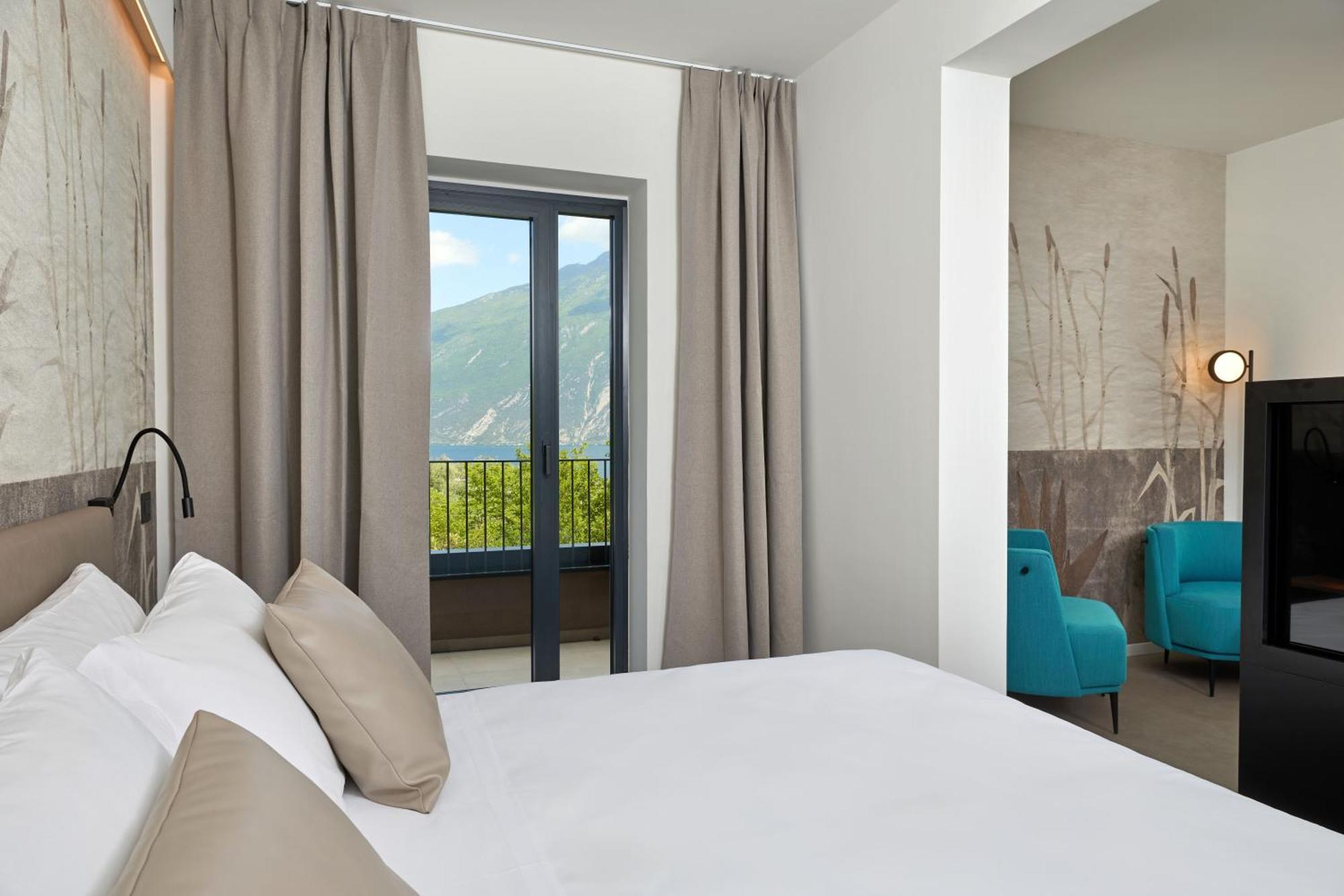 Hotel Royal Village Limone sul Garda Exterior foto